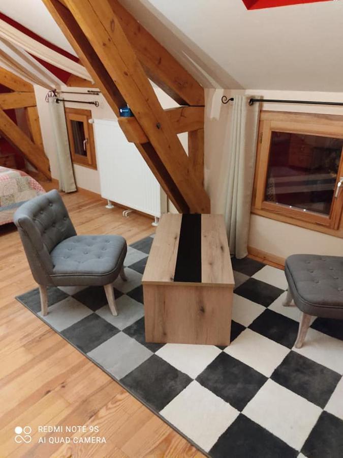 La Pierre Trouee Chambre D'Hotes Chateauneuf-de-Randon Luaran gambar